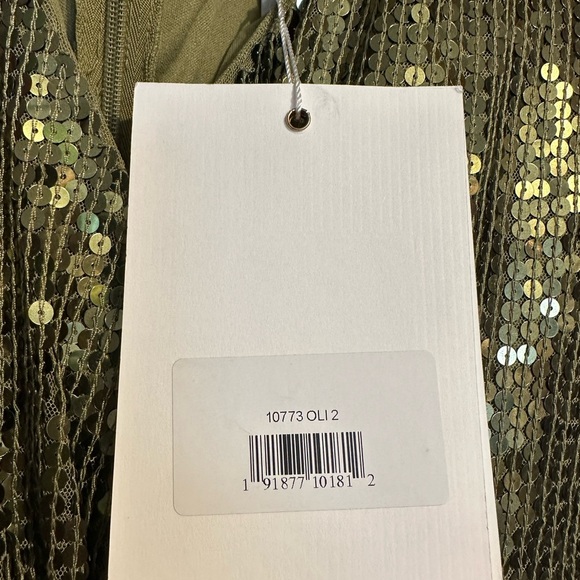 (252) ❤️ BNWT MAC DUGGAL SEQUINED BUTTERFLY SLEEVE WRAP OVER A LINE GOWN #10773 - Picture 8 of 14